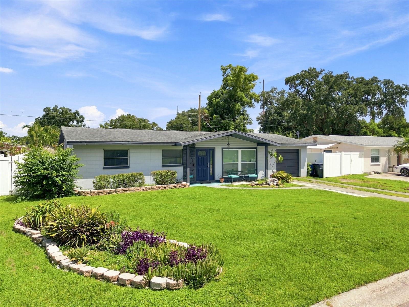 2609 AUBURN AVE W