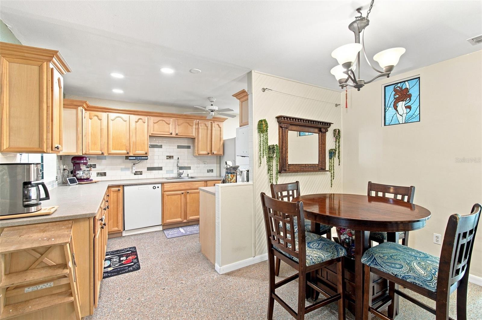 2609 AUBURN AVE W