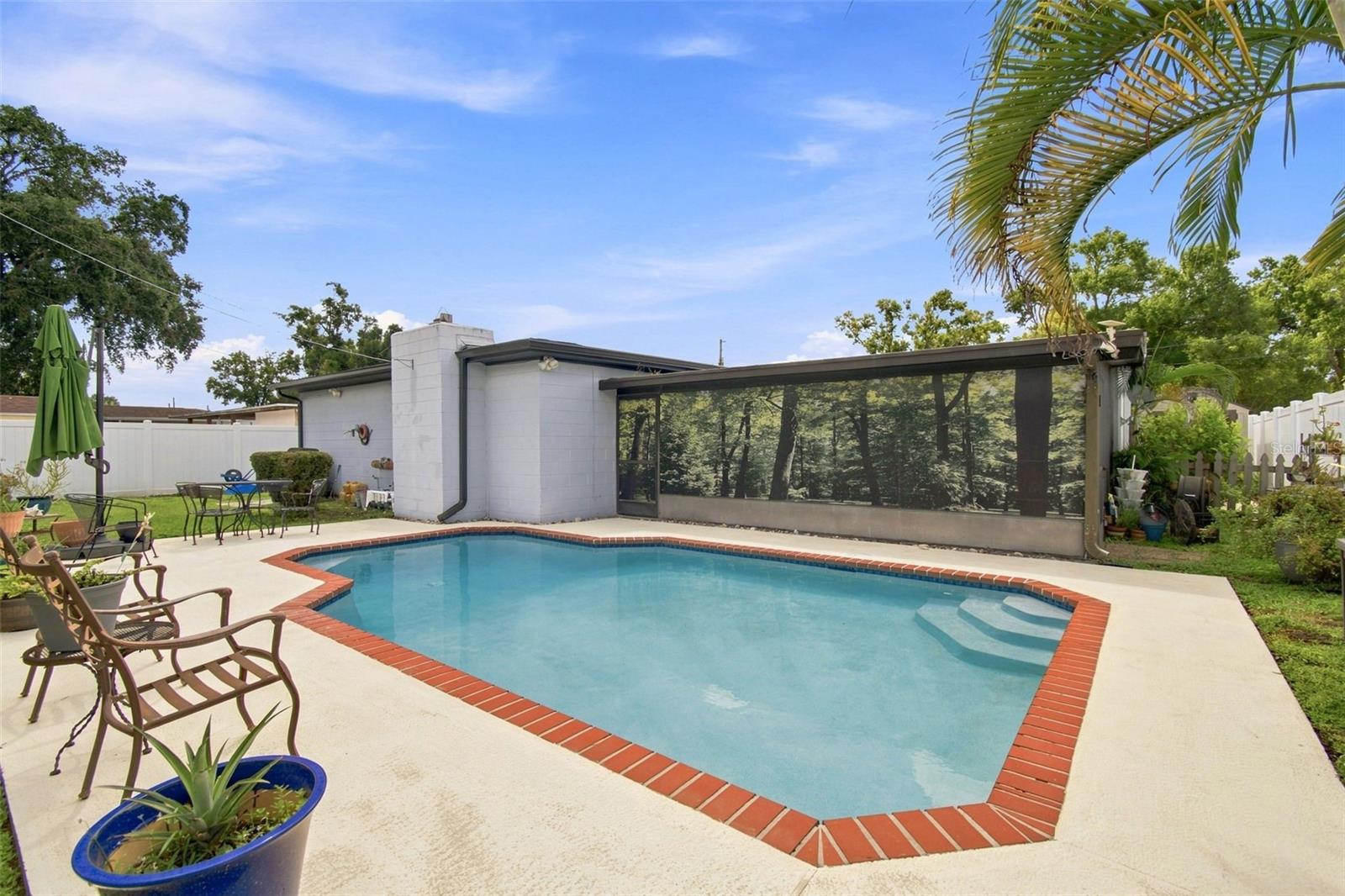 2609 AUBURN AVE W