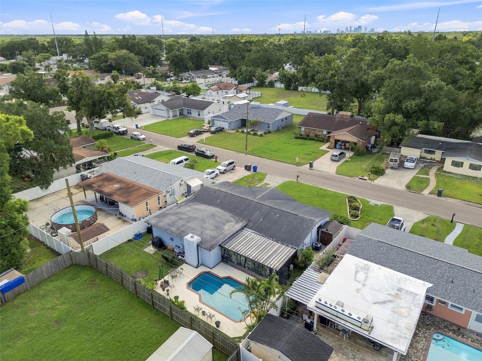 2609 AUBURN AVE W