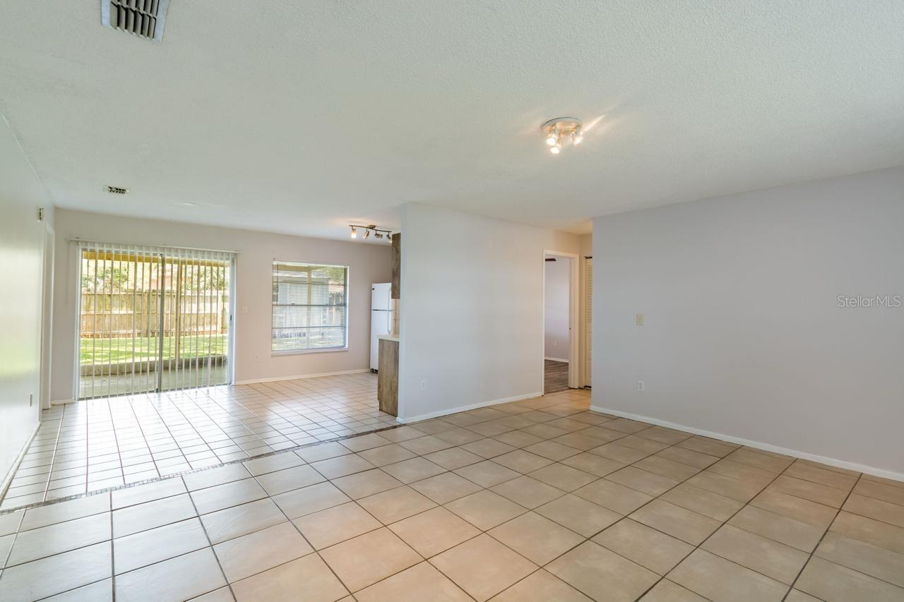 1074 BRIDLEWOOD WAY