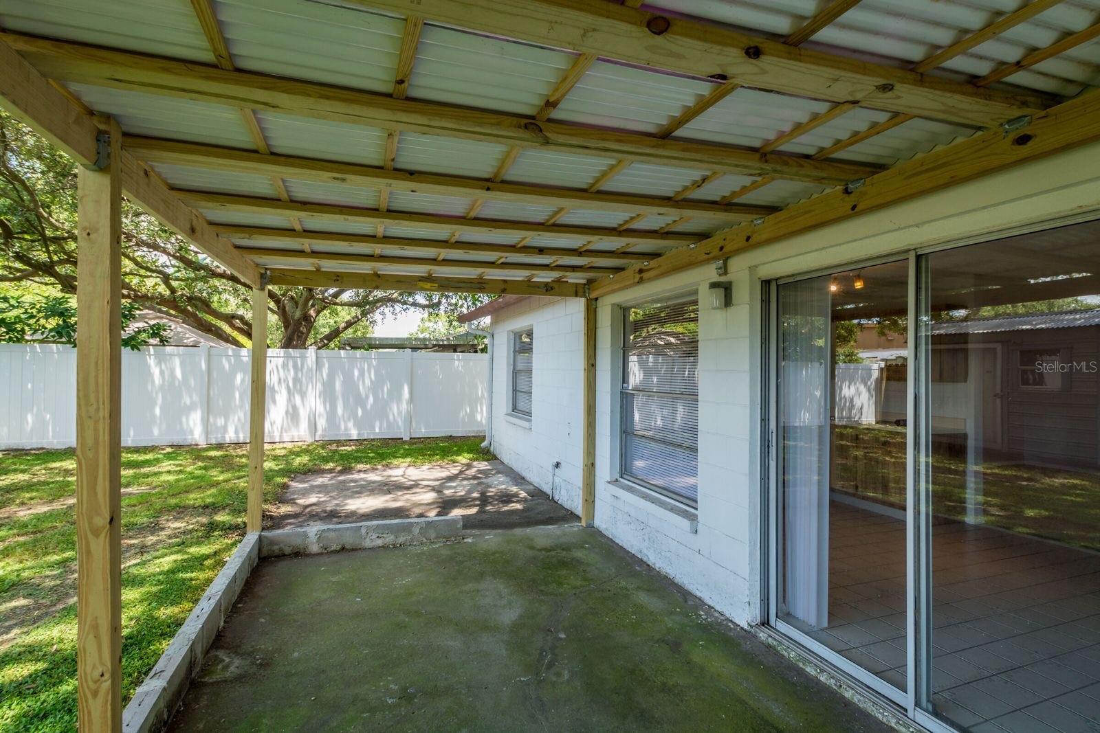 1074 BRIDLEWOOD WAY