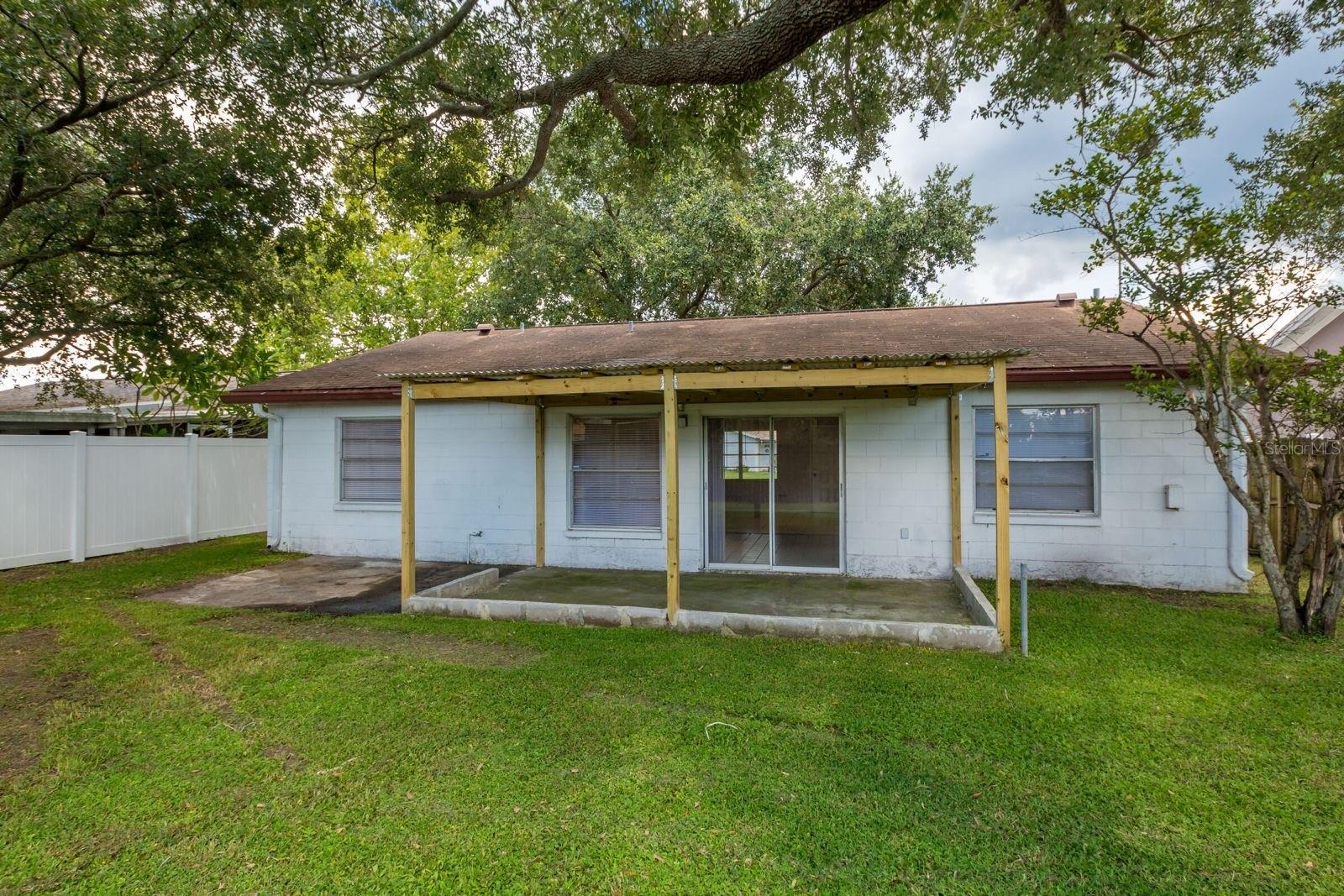 1074 BRIDLEWOOD WAY