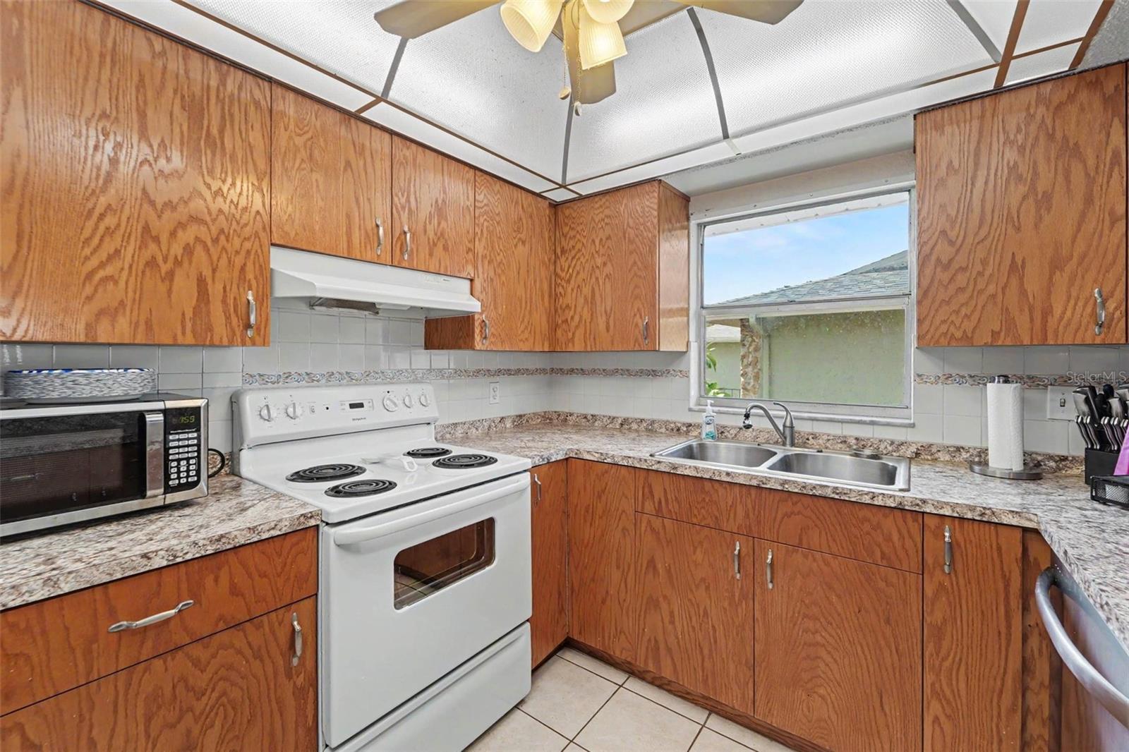 11022 SALT TREE DR