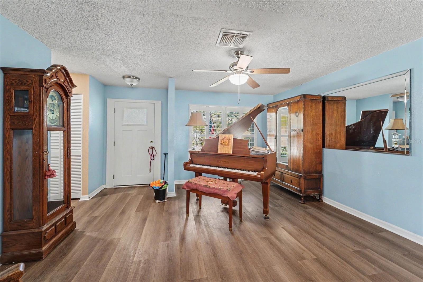 8521 CEDARVIEW CT