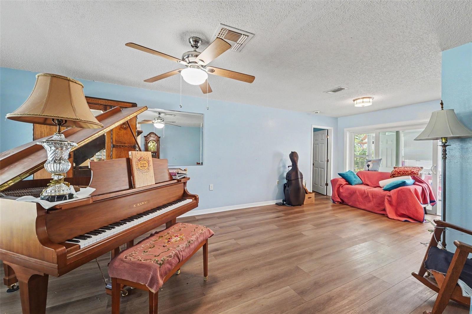 8521 CEDARVIEW CT
