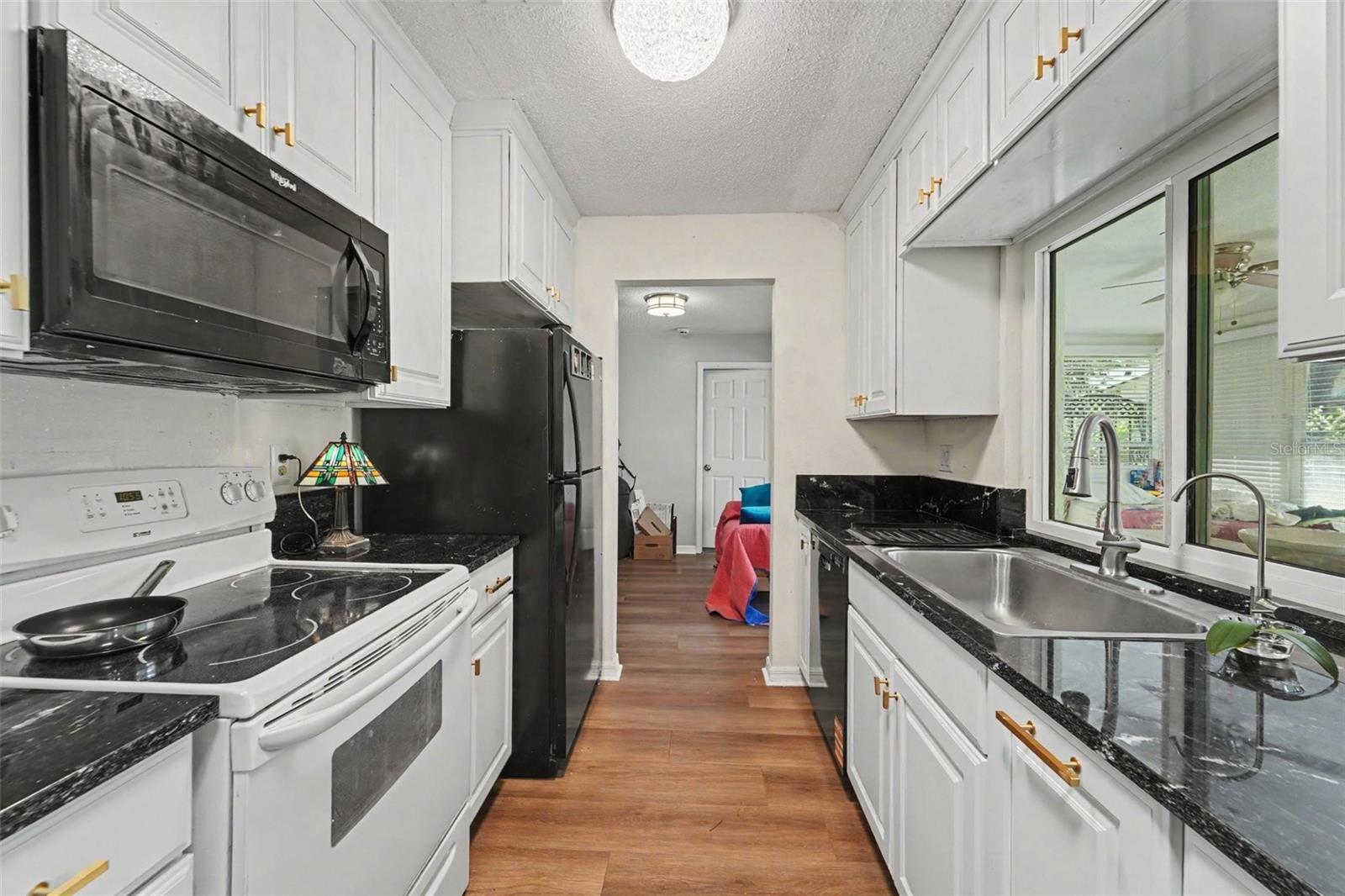 8521 CEDARVIEW CT