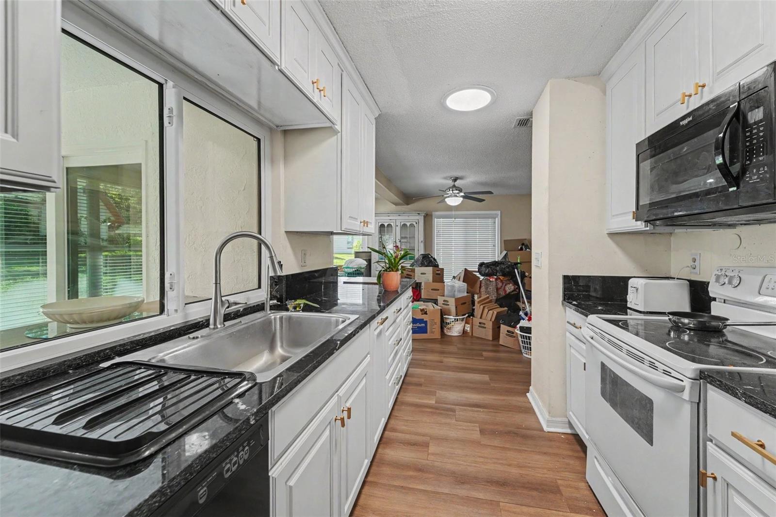 8521 CEDARVIEW CT