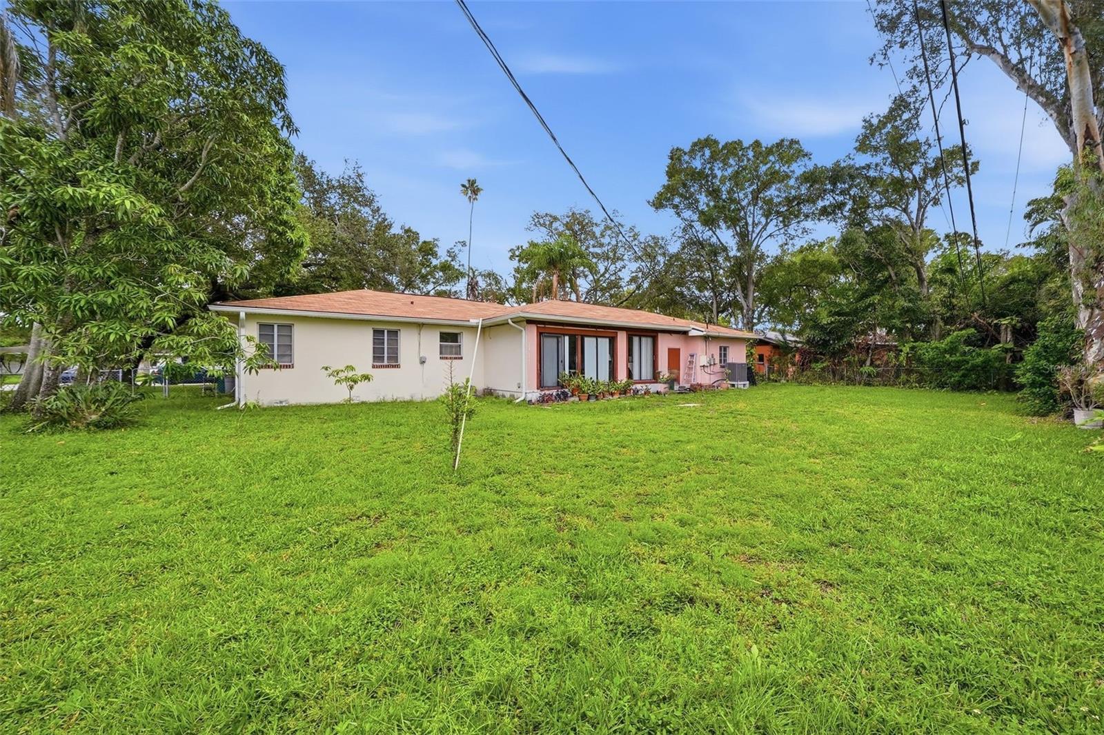500 W DAVIS BLVD