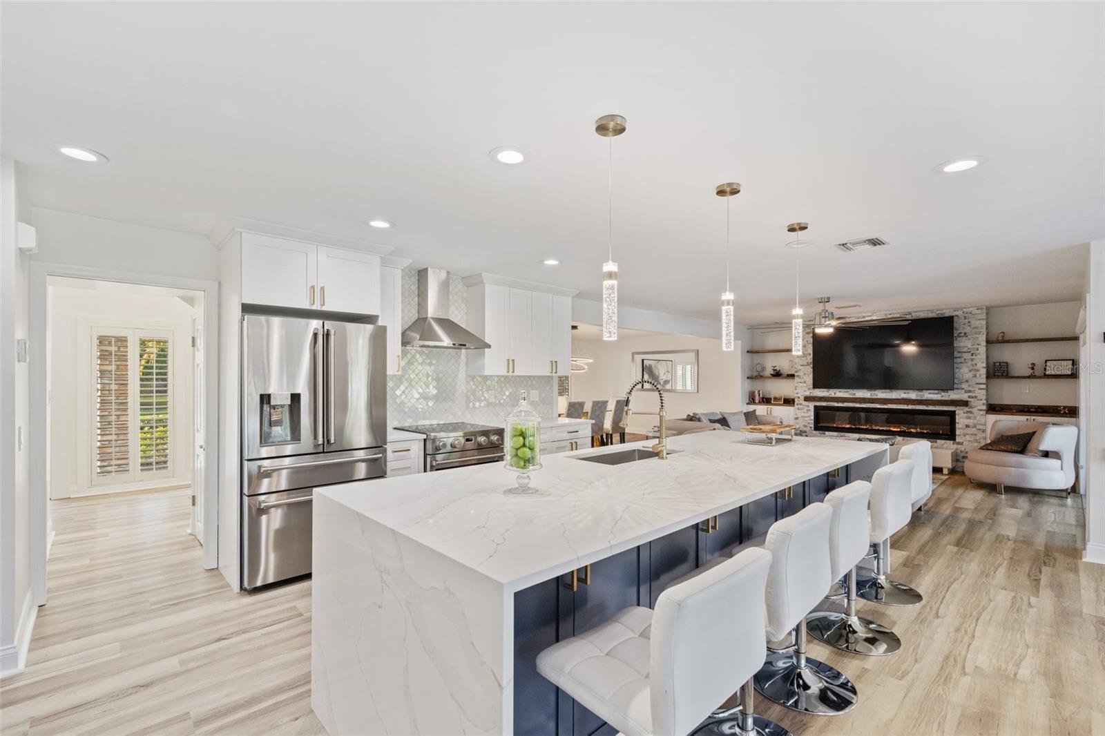 4213 DEEPWATER LN