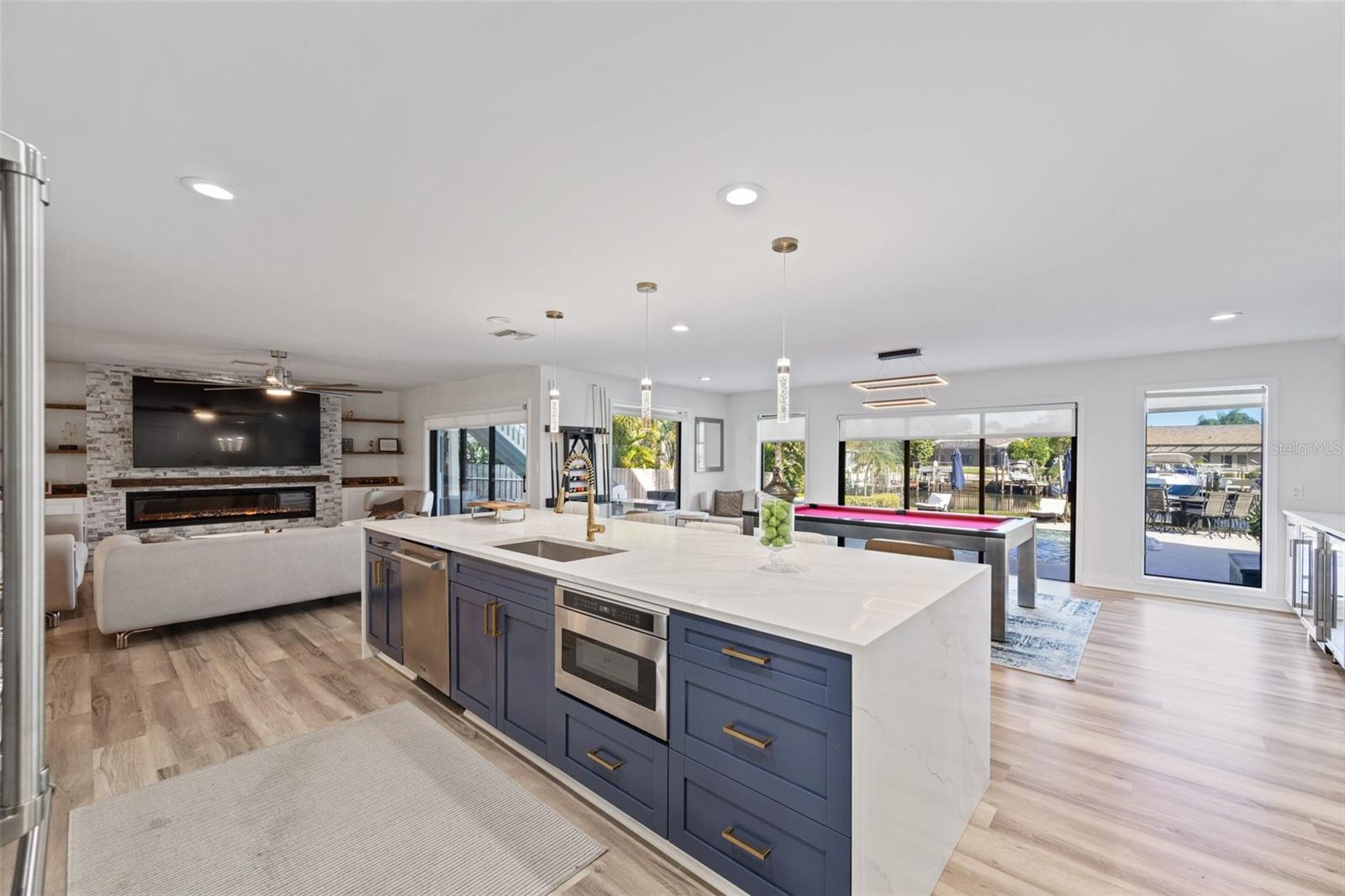 4213 DEEPWATER LN