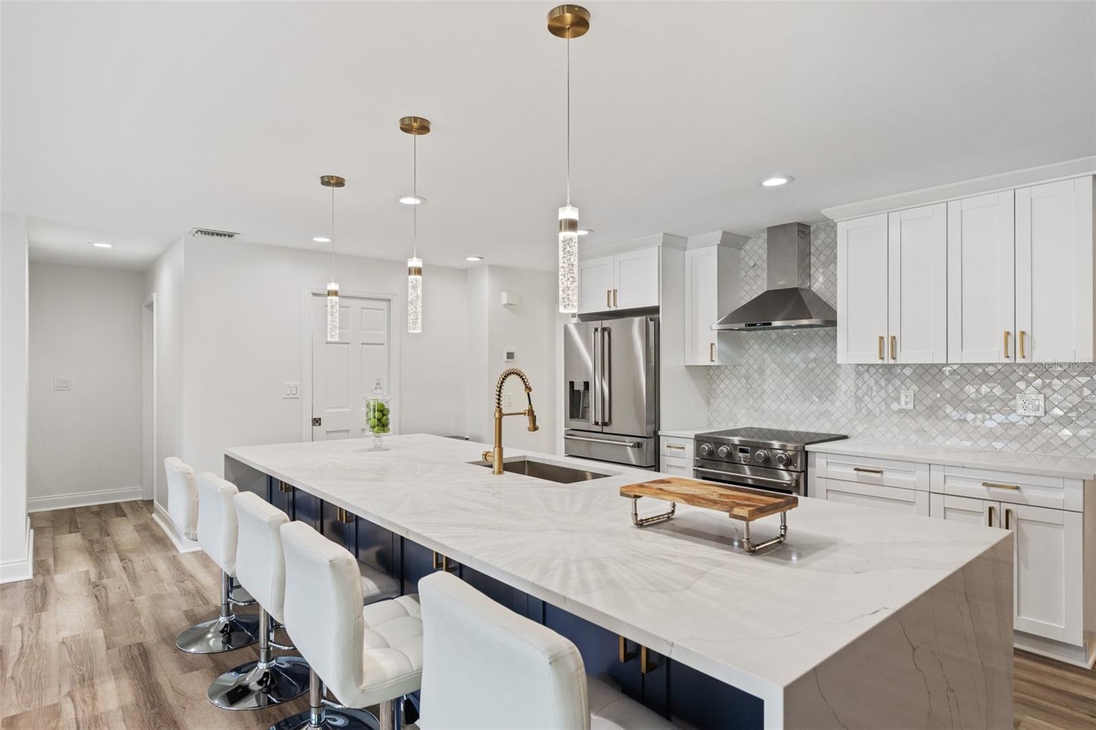 4213 DEEPWATER LN
