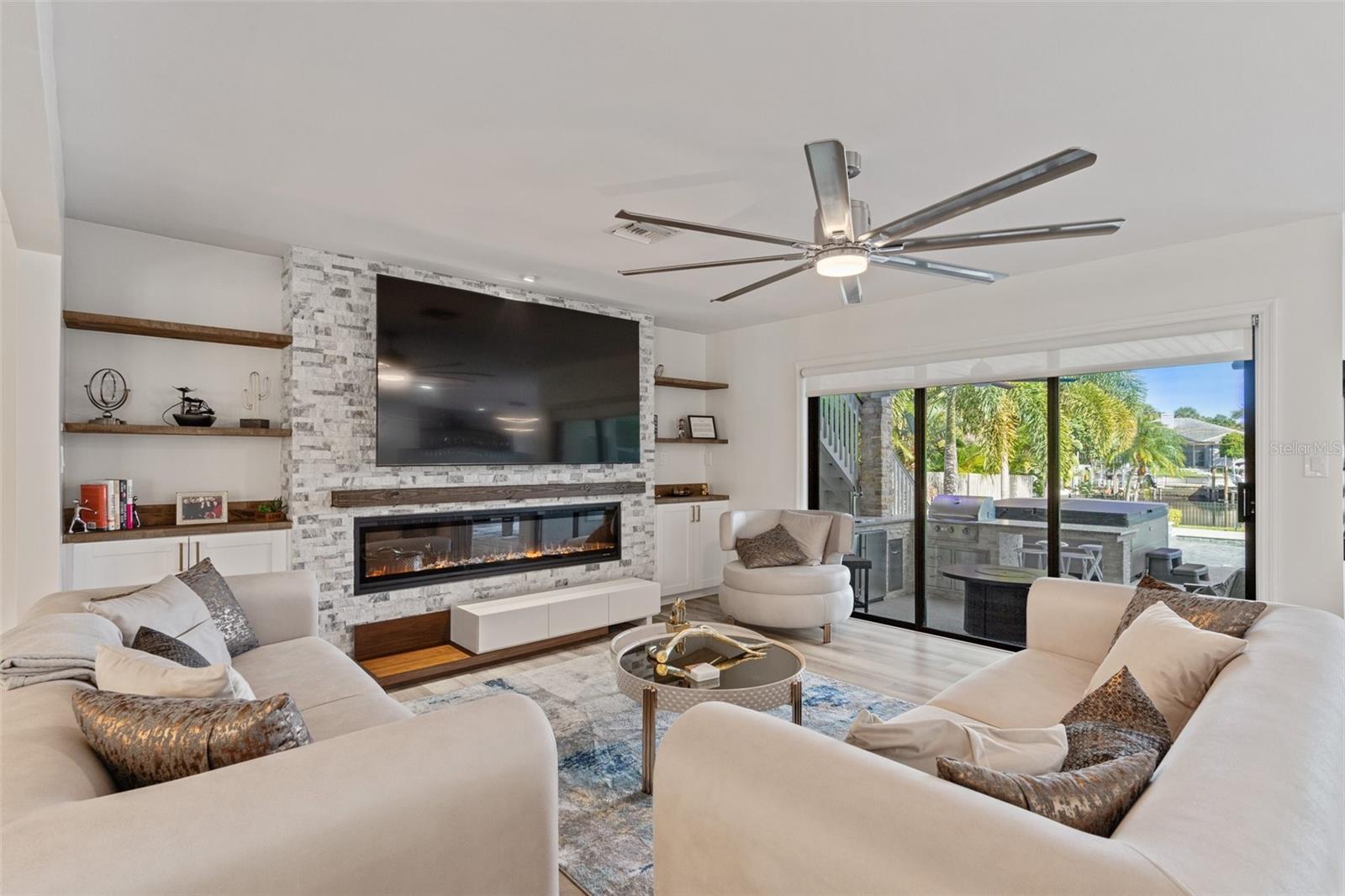 4213 DEEPWATER LN