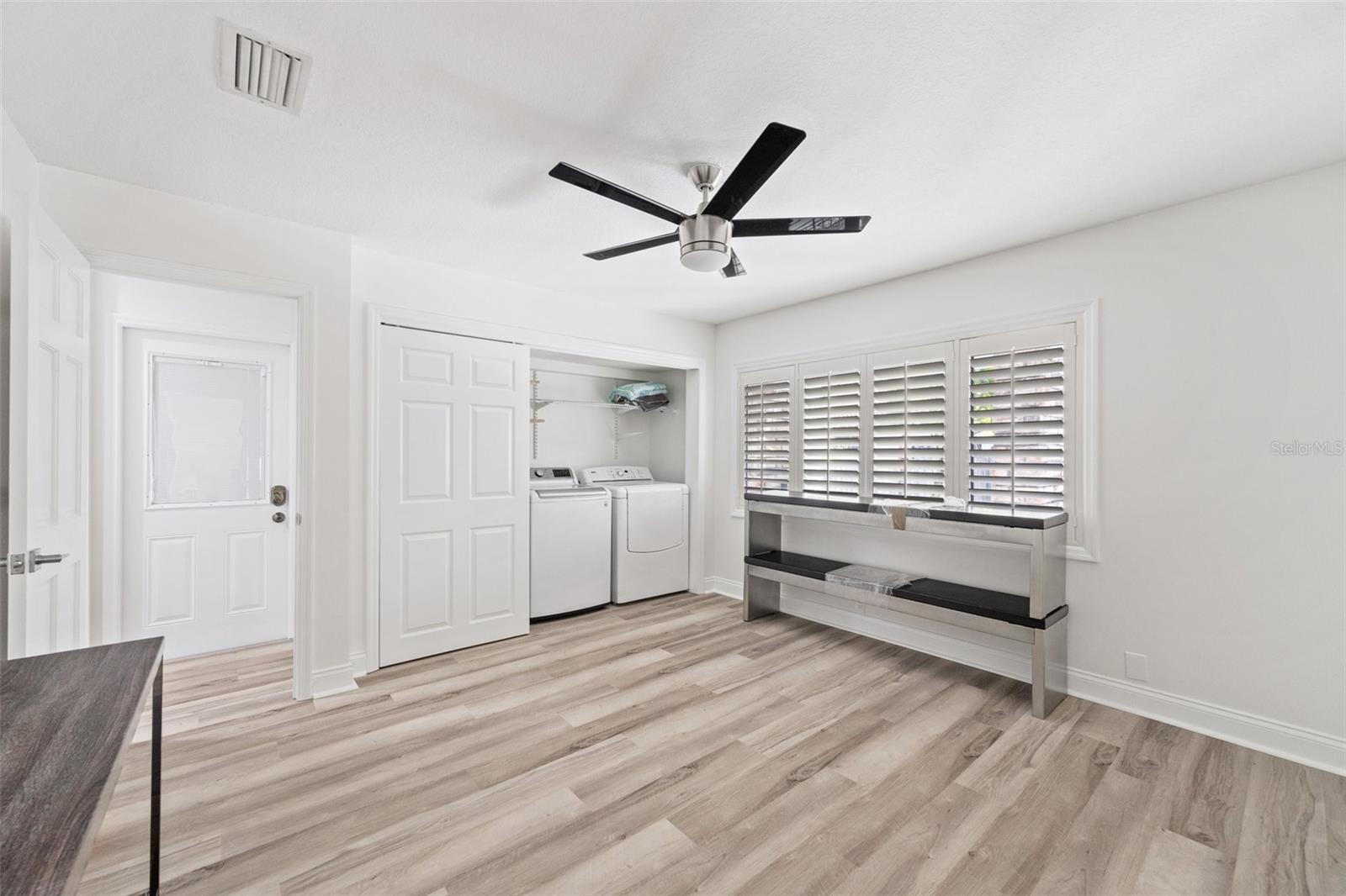 4213 DEEPWATER LN