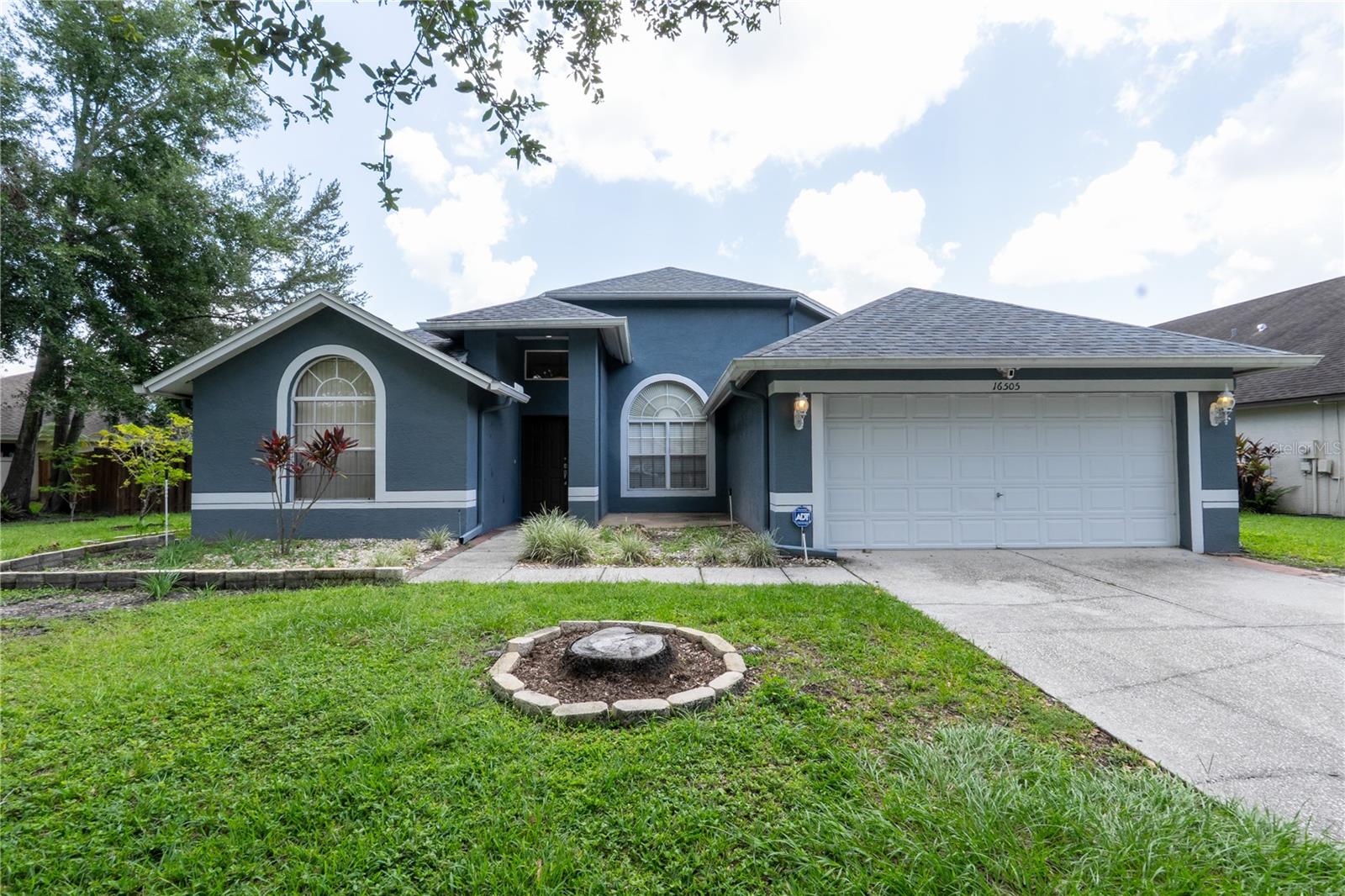 16505 Lake Heather Dr, Tampa