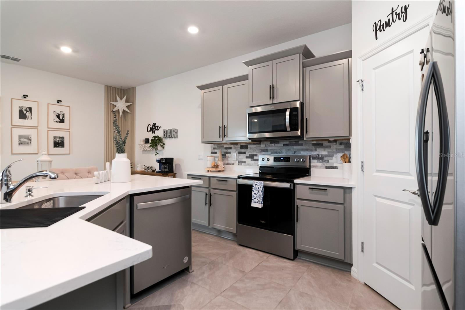 8556 BOLD CYPRESS LN