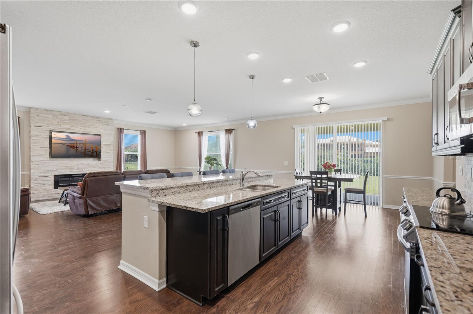 9307 PARISIAN CT