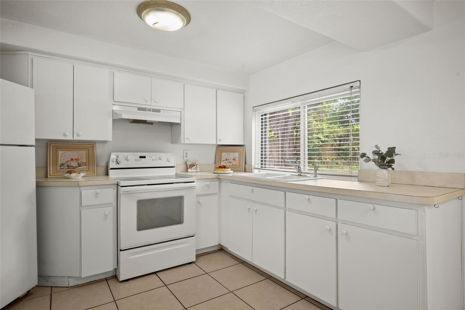 3438 KIMBERLY OAKS DR