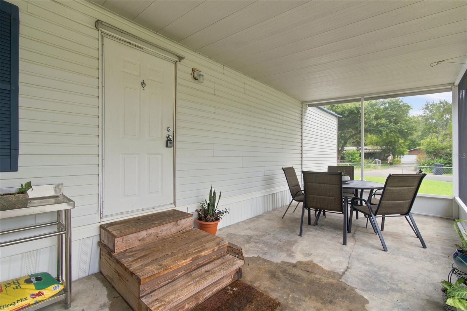 8823 E MILLPOINT RD