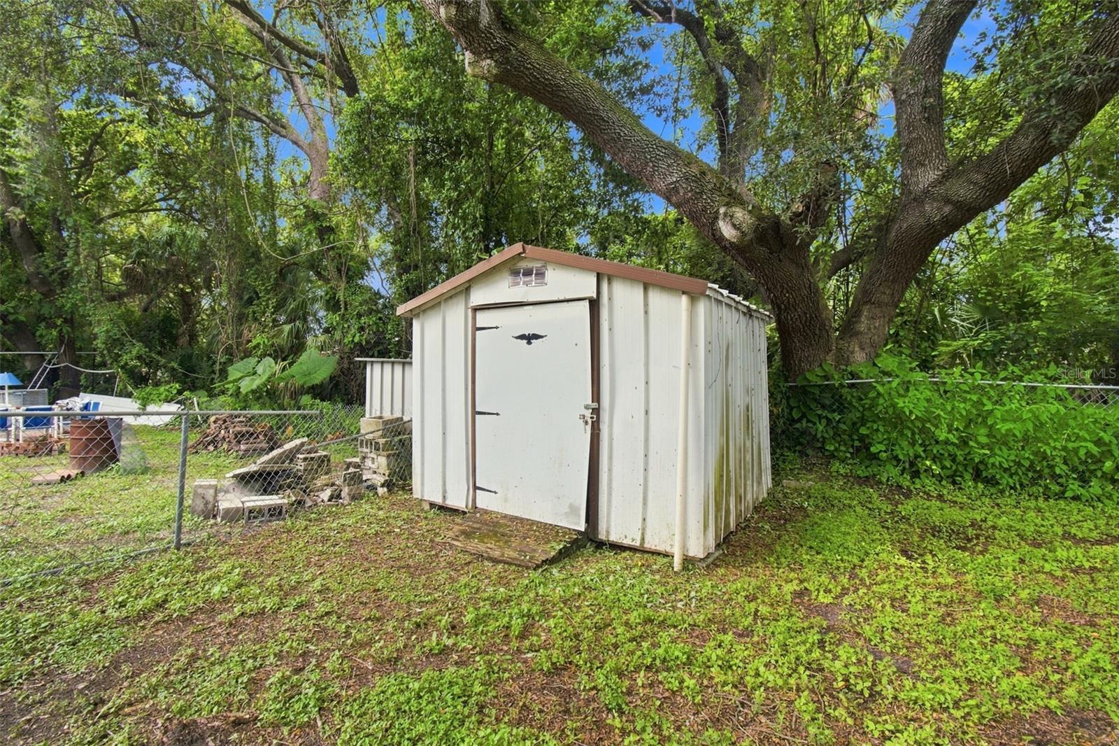 8823 E MILLPOINT RD