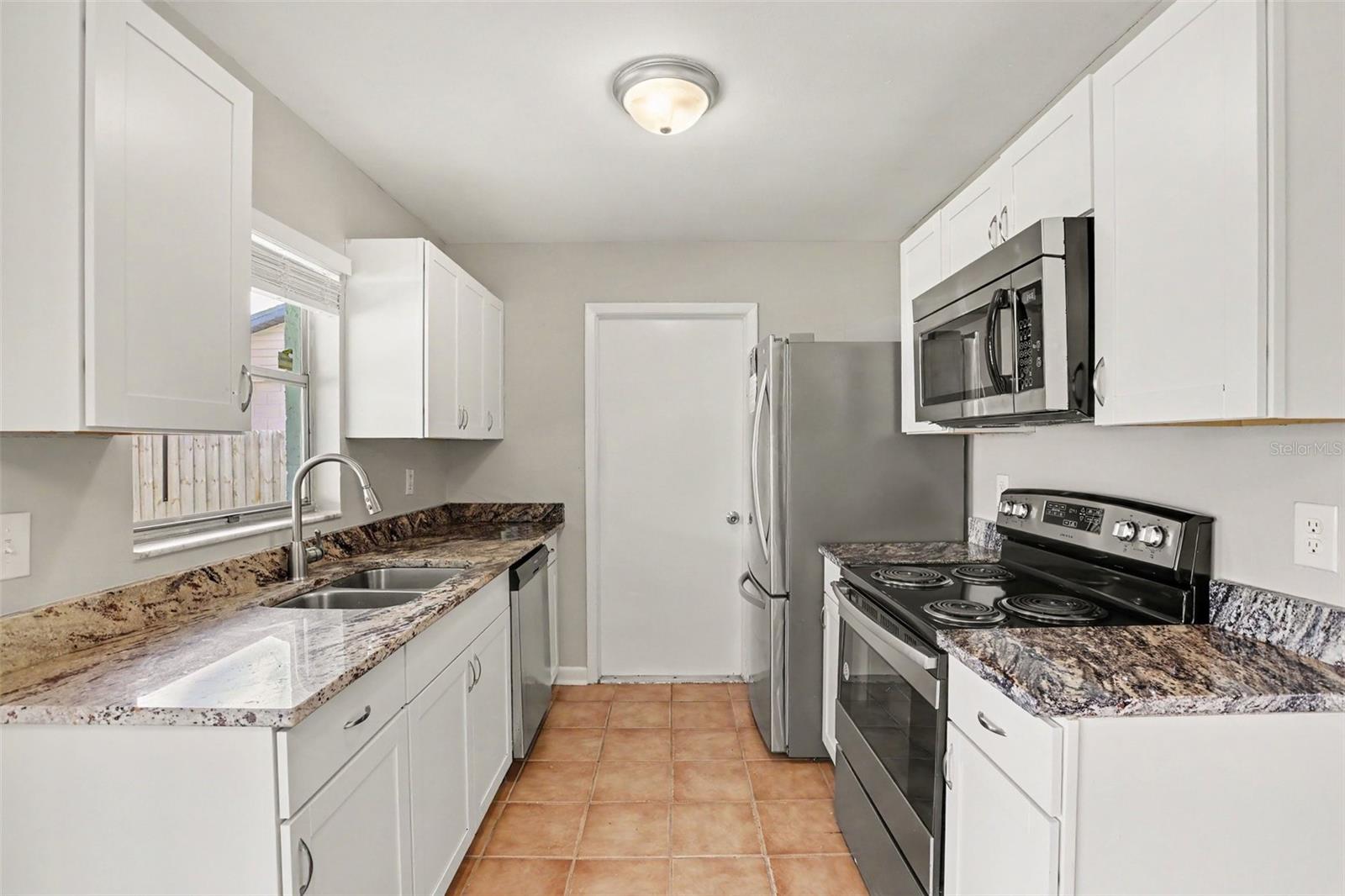1019 AXLEWOOD CIR
