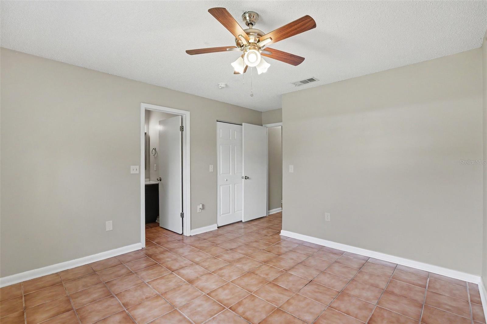 1019 AXLEWOOD CIR