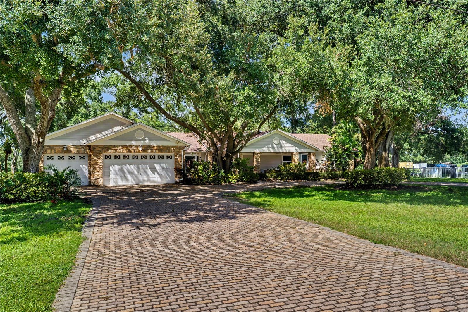 12511 Palomino Ct, Tampa