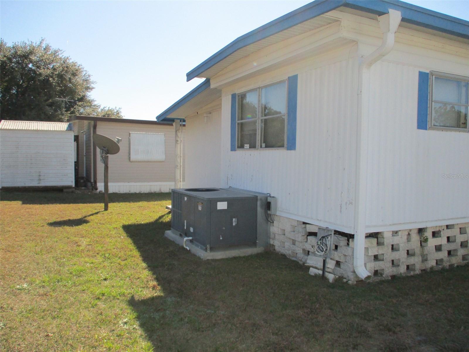 3718 CASTLE DR