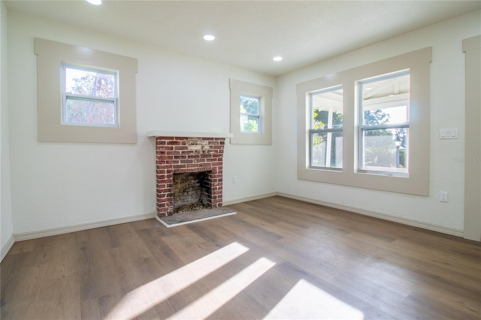 14022 4TH ST