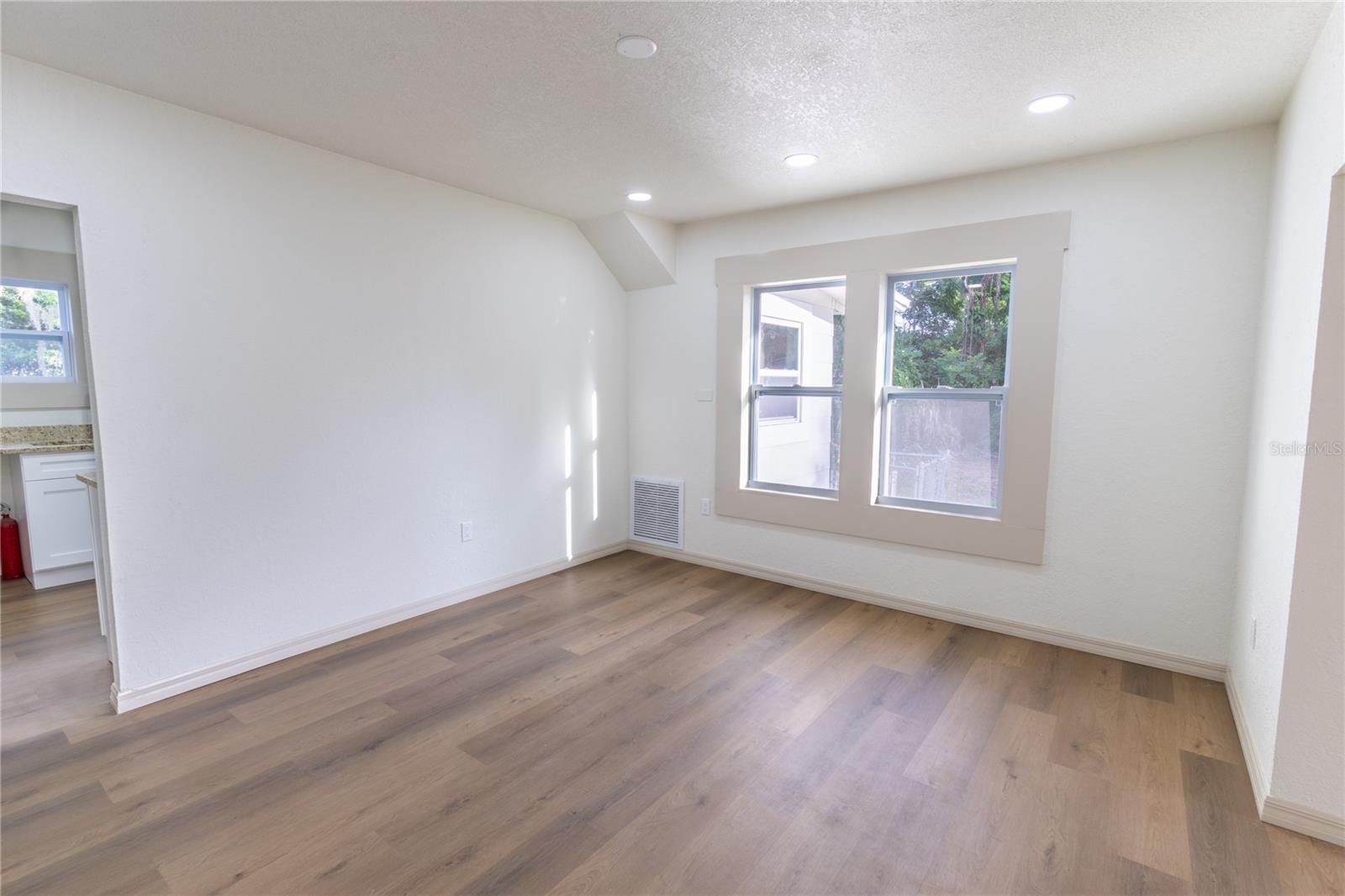 14022 4TH ST