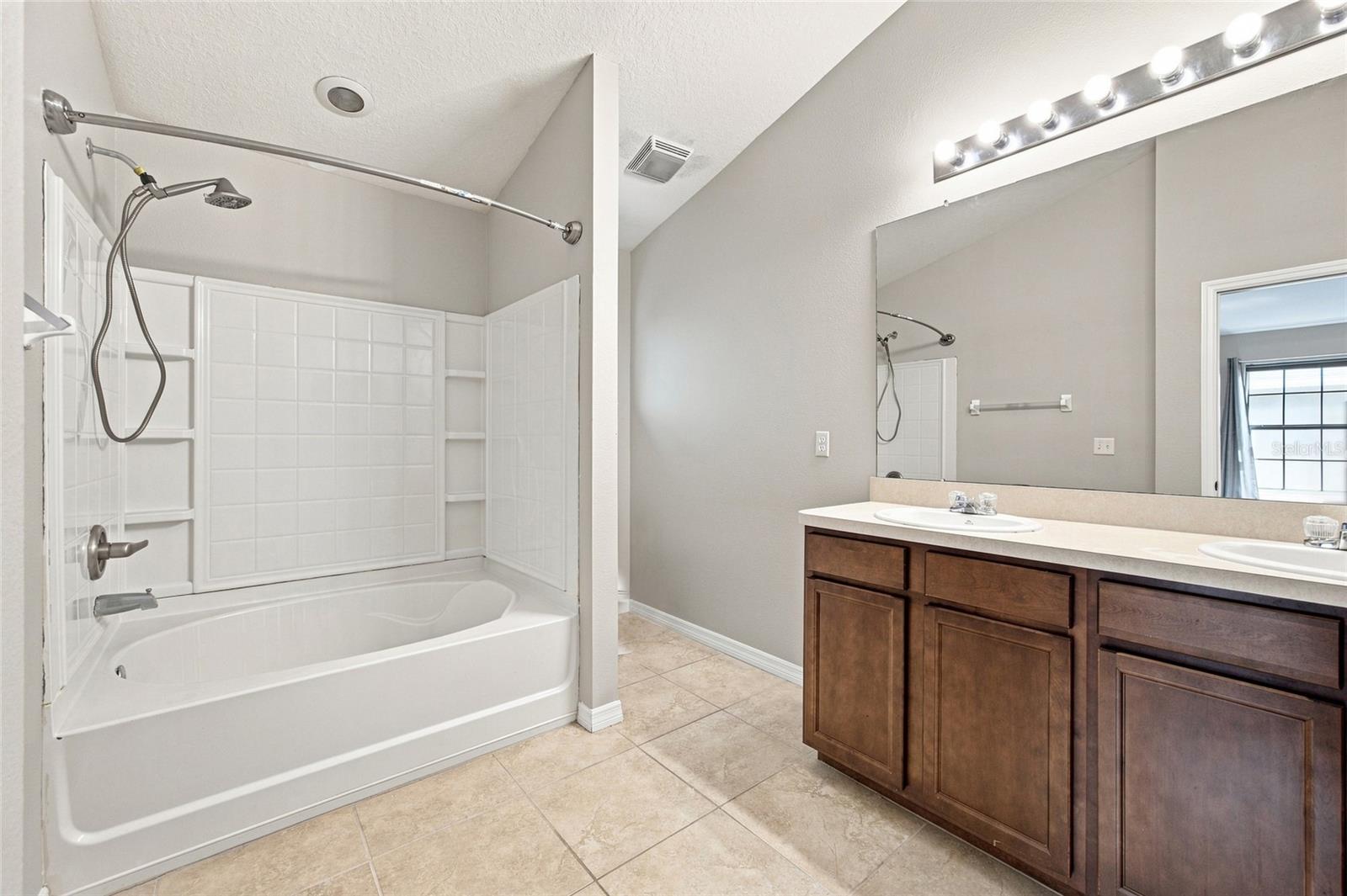 5519 KINGLETHILL DR
