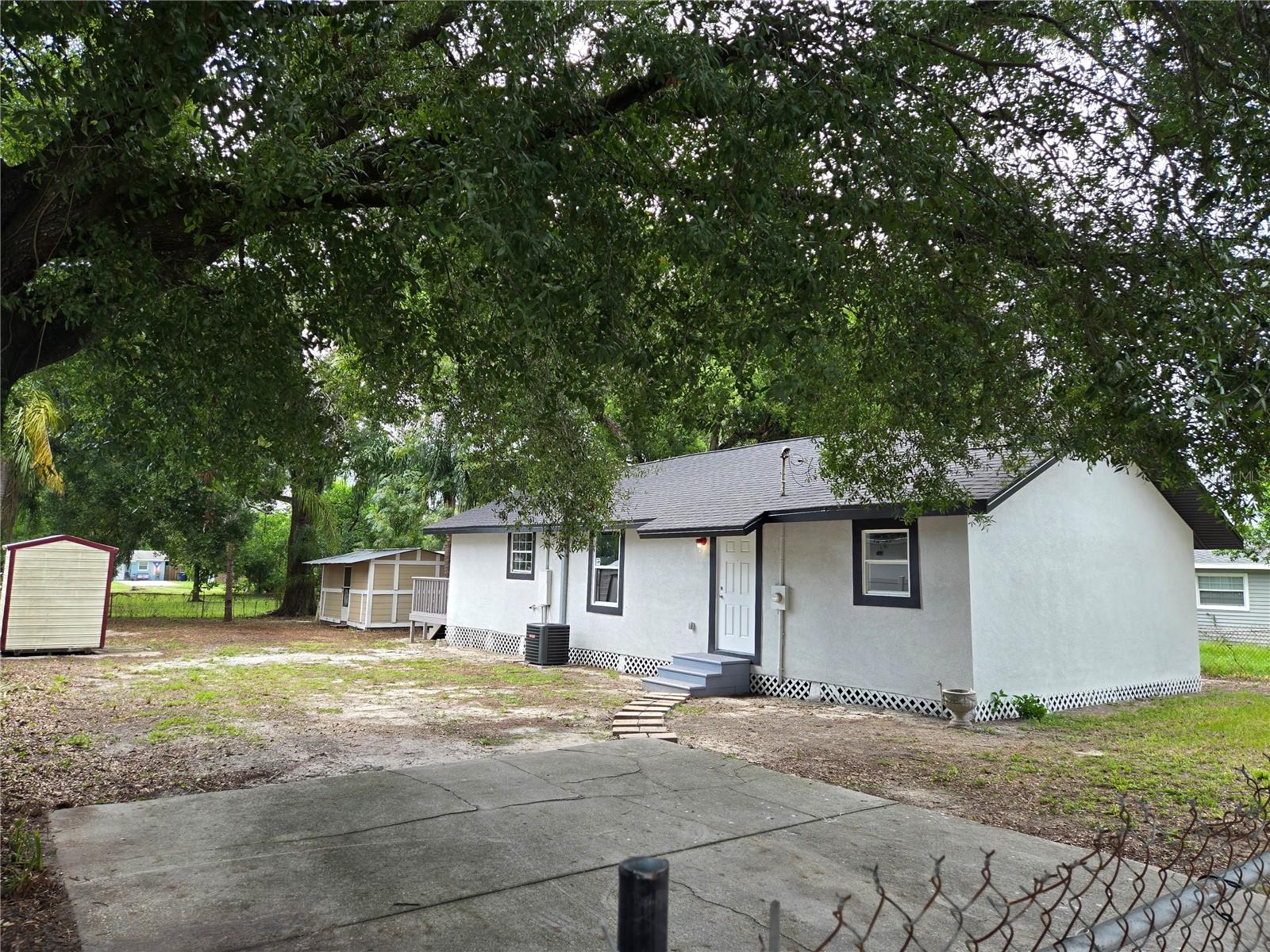 9408 N 12th St, Tampa