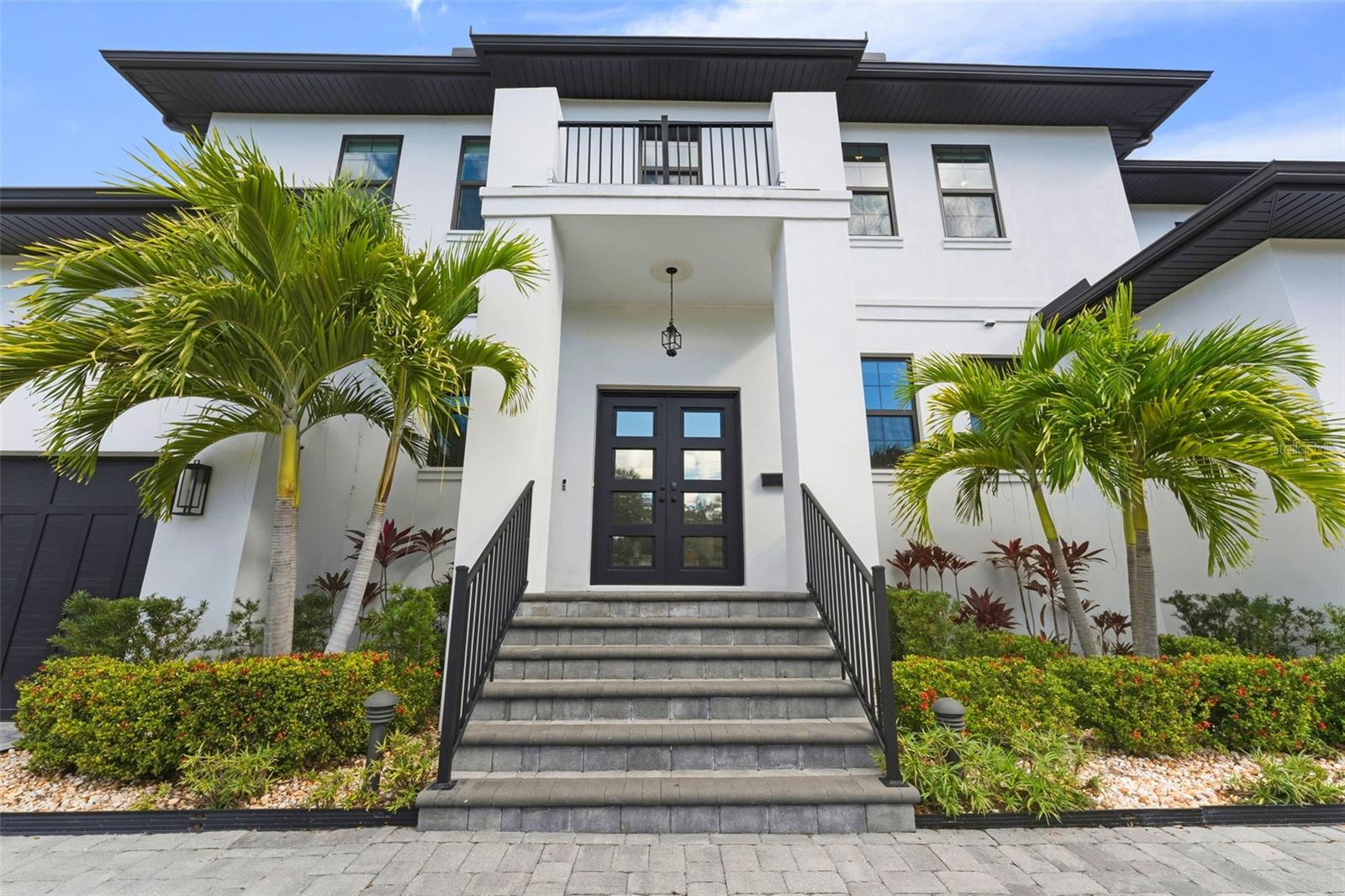 481 W DAVIS BLVD