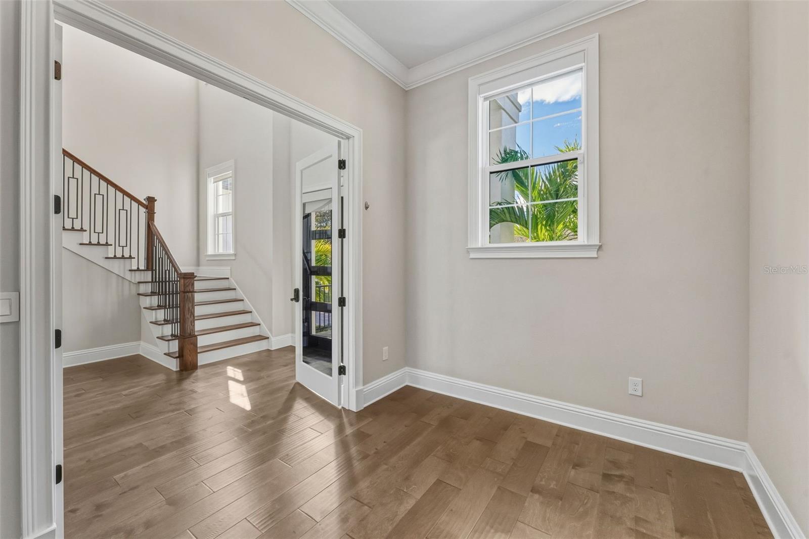481 W DAVIS BLVD