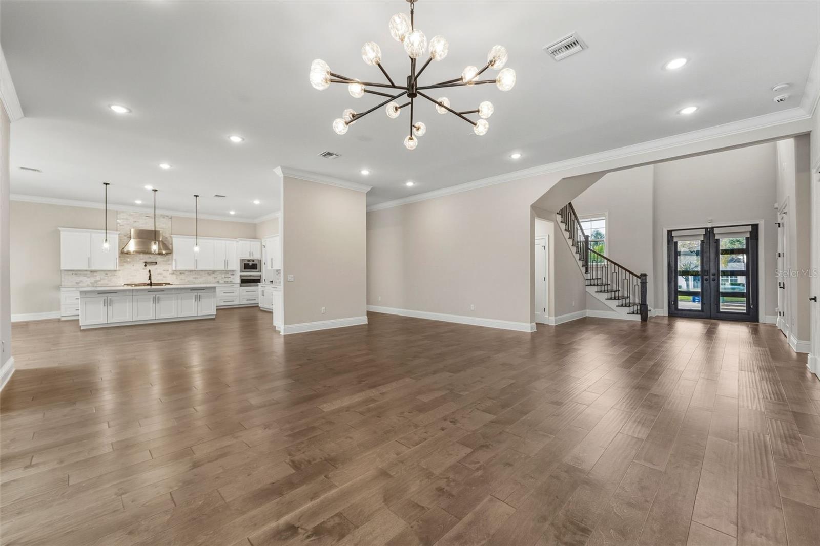 481 W DAVIS BLVD
