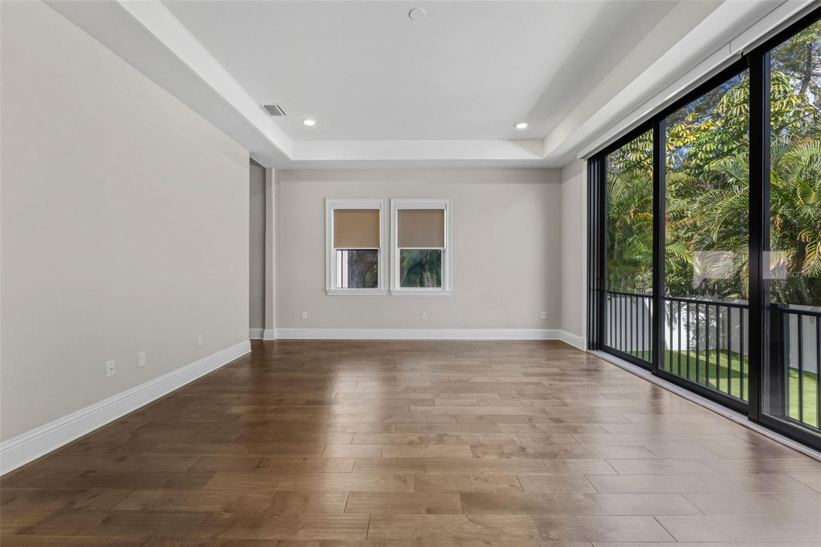 481 W DAVIS BLVD