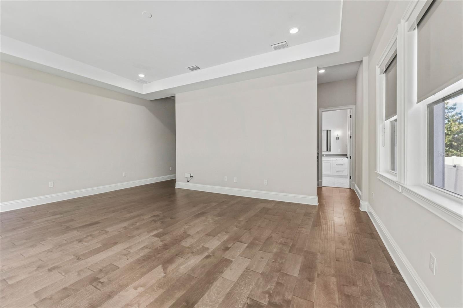 481 W DAVIS BLVD