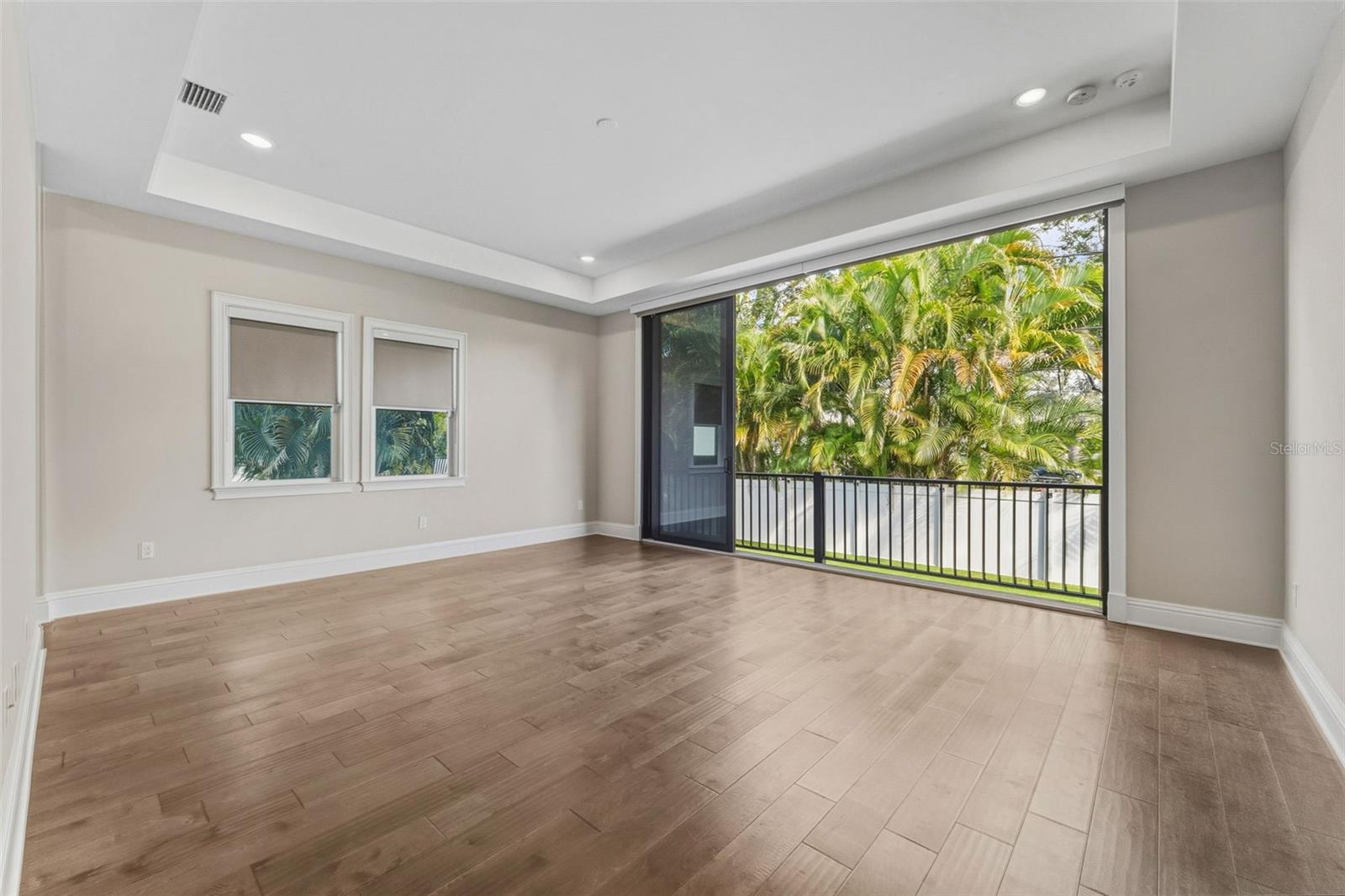 481 W DAVIS BLVD
