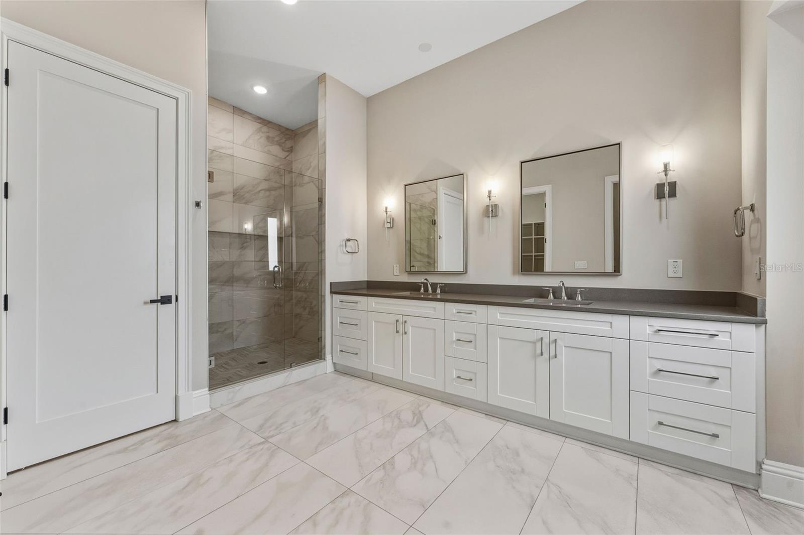 481 W DAVIS BLVD