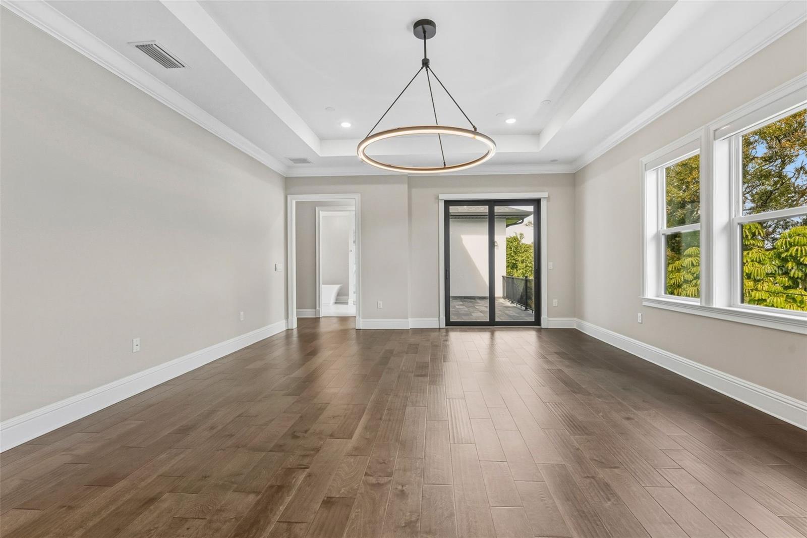 481 W DAVIS BLVD