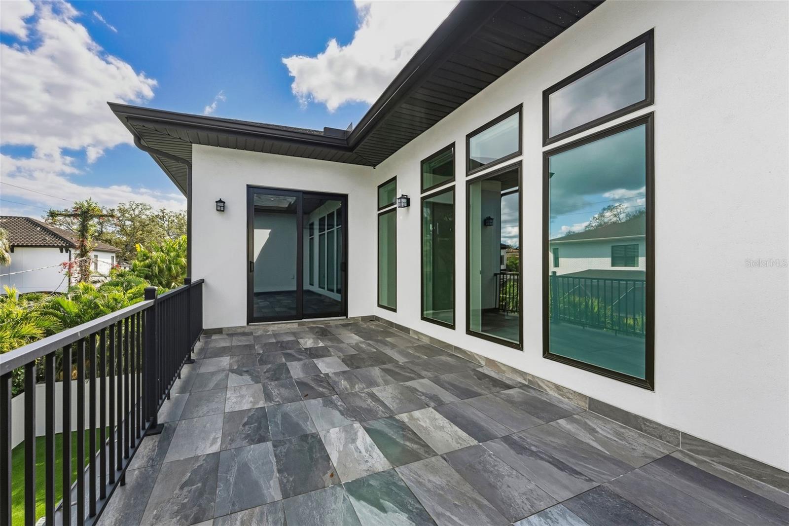 481 W DAVIS BLVD