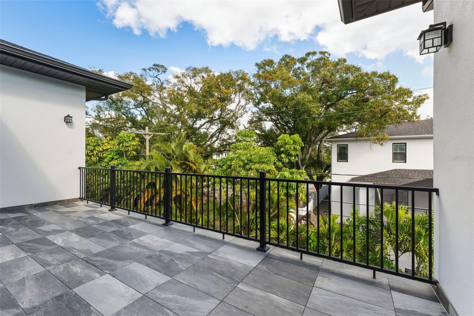 481 W DAVIS BLVD