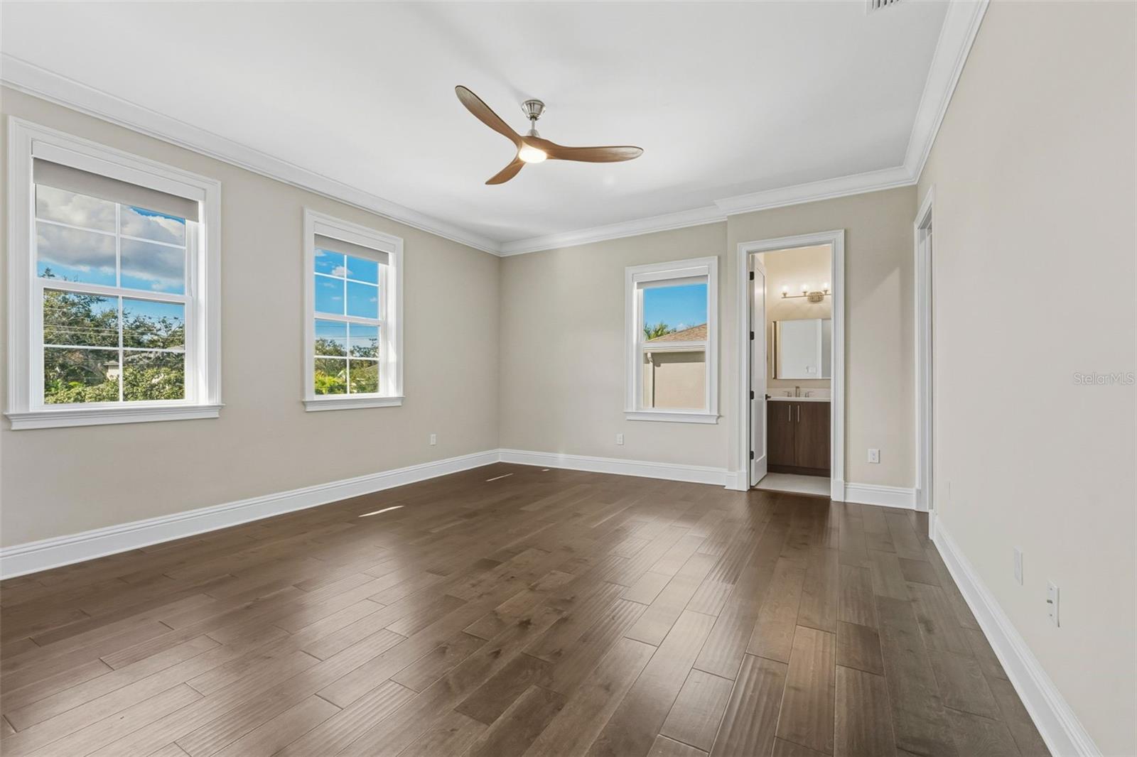 481 W DAVIS BLVD