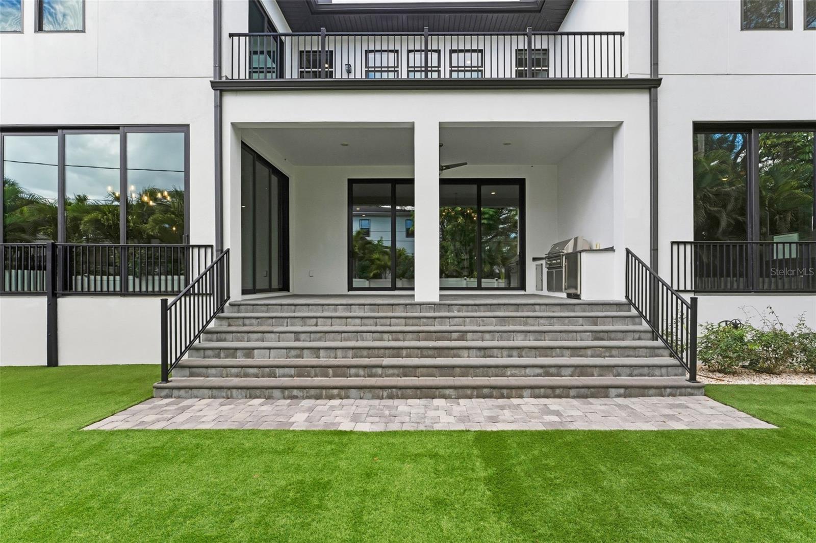481 W DAVIS BLVD