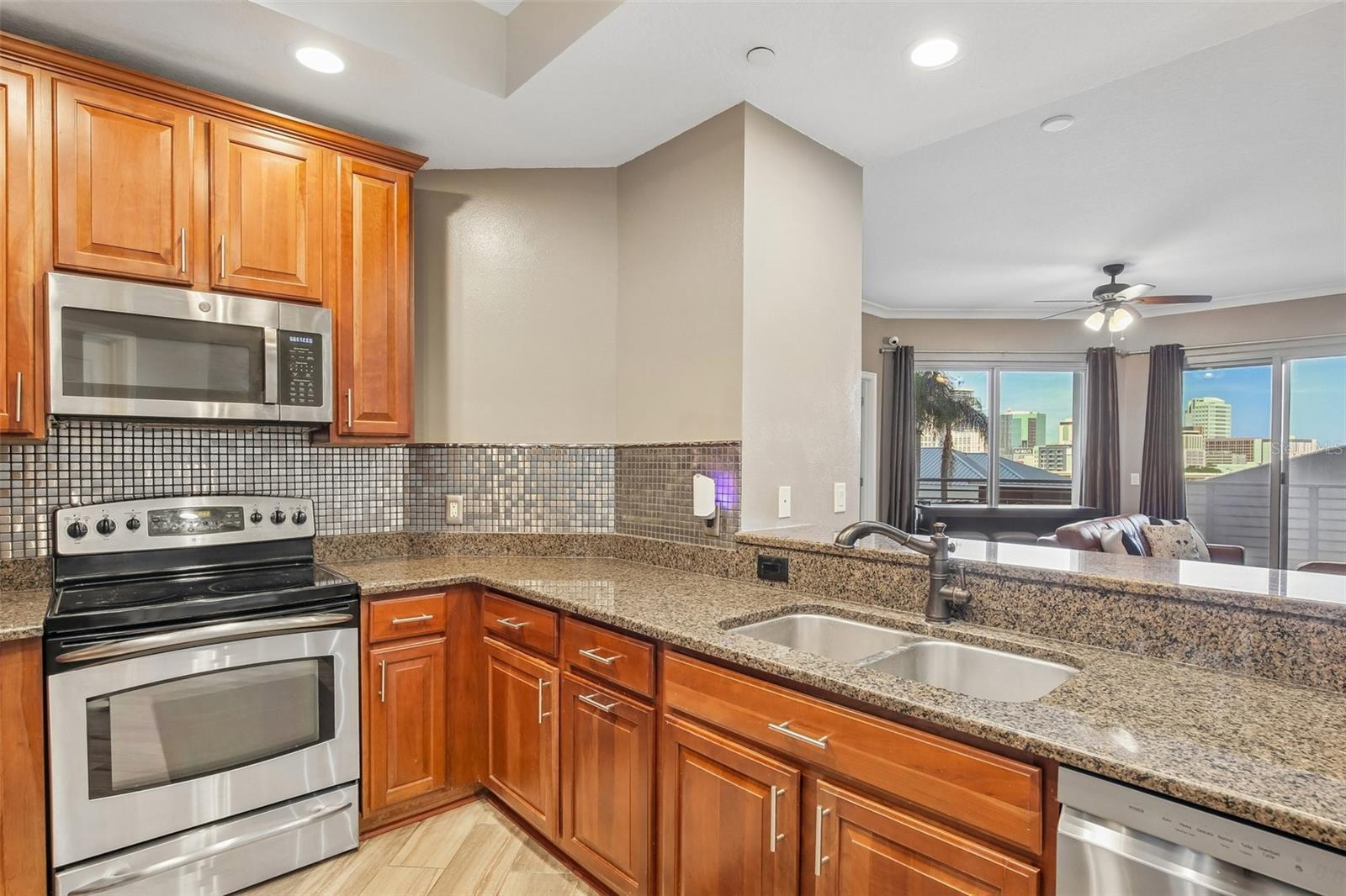 1209 E CUMBERLAND AVE #603