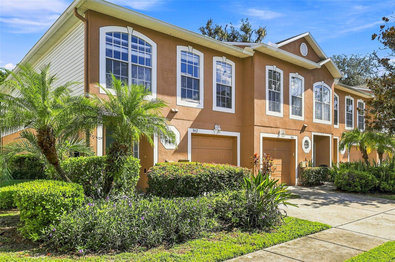 9912 Ashburn Lake Dr, Tampa