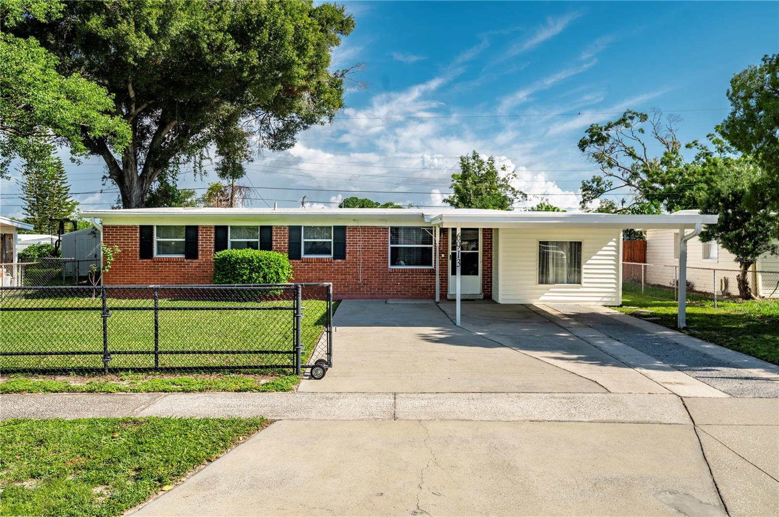 6913 W Clifton St, Tampa