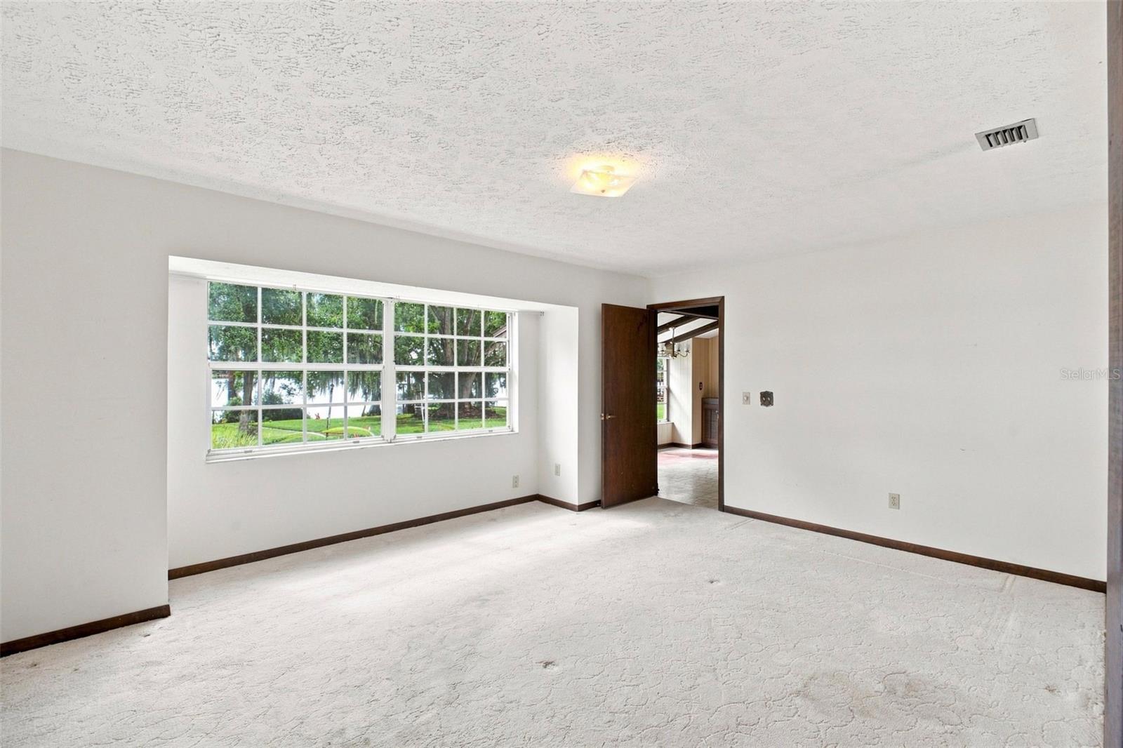 15301 LAKE MAURINE DR