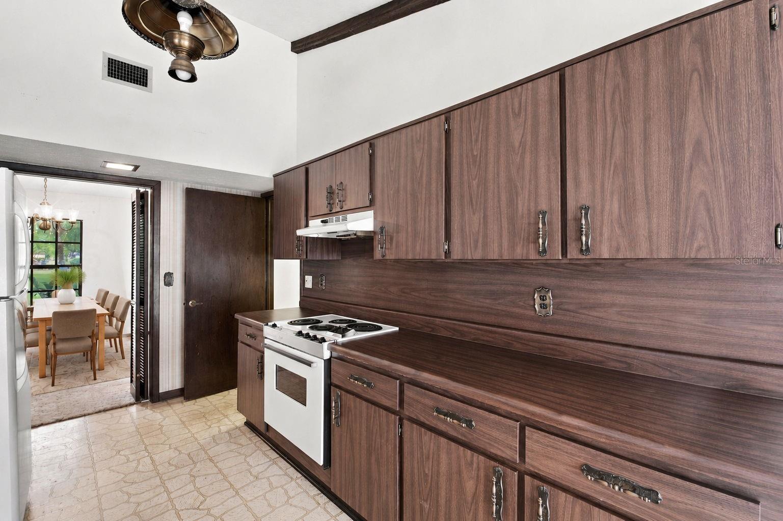 15301 LAKE MAURINE DR