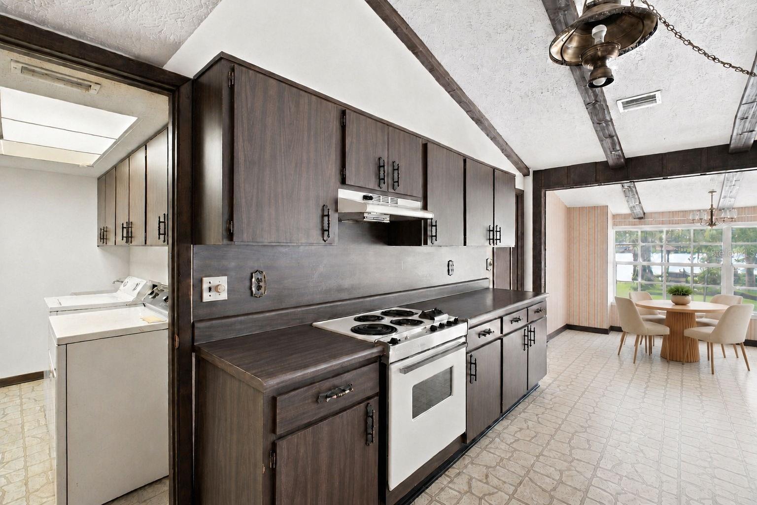 15301 LAKE MAURINE DR